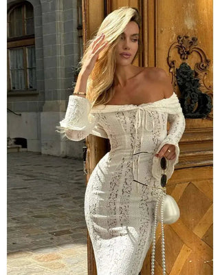 CHARLYNE - Robe longue blanche à épaules dénudées avec lacets évasés et manches longues